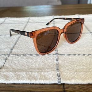 NIB Blenders Lakey Beach Sunglasses